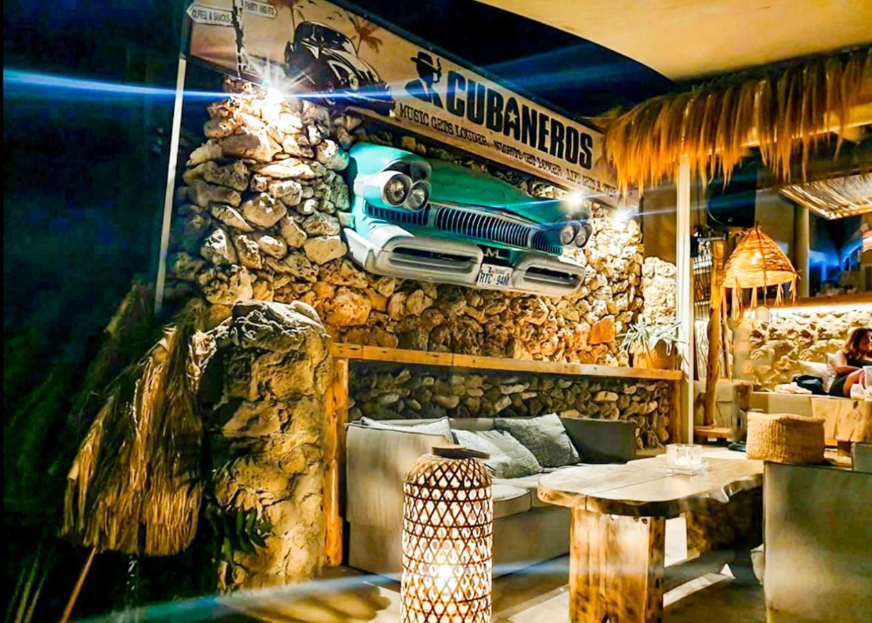 Cubaneros Holiday Inn Laganas Exteriör bild